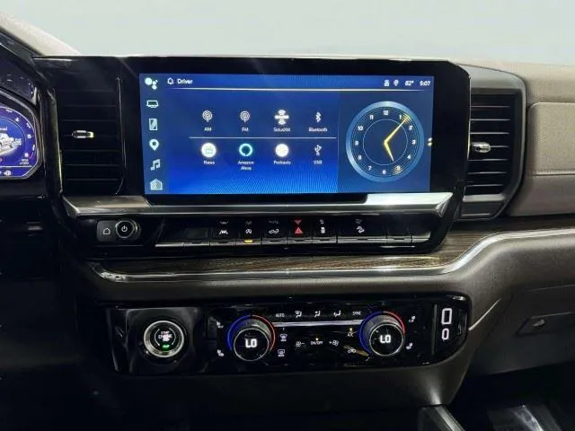Chevrolet Silverado photo 23