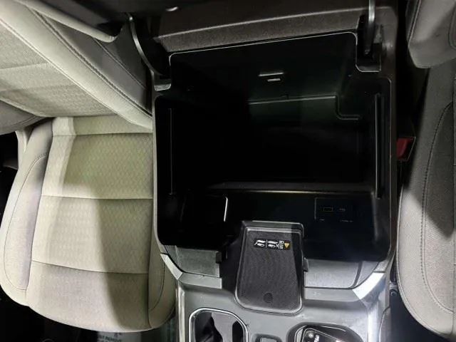Chevrolet Silverado photo 26