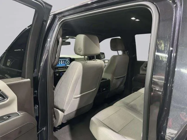 Chevrolet Silverado photo 29