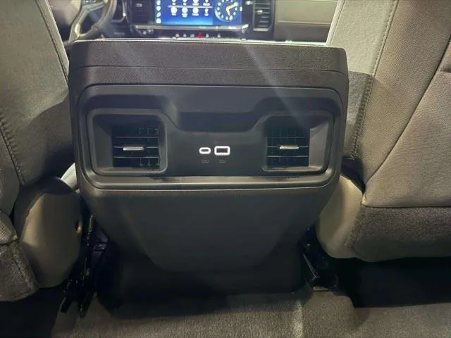 Chevrolet Silverado photo 33