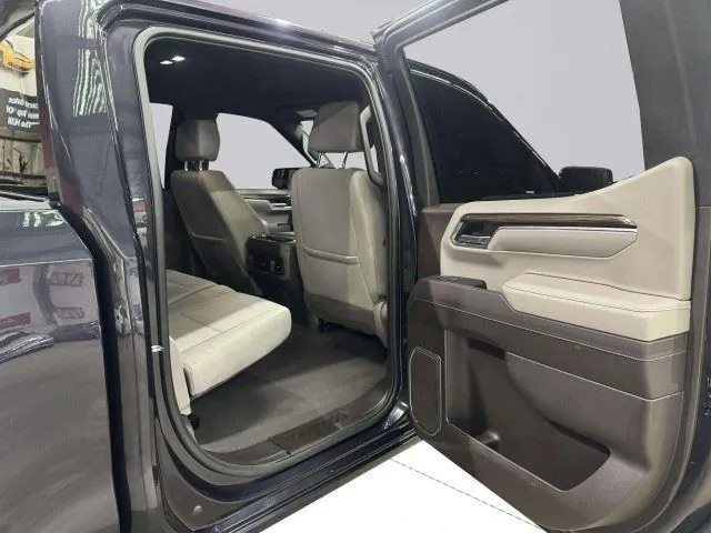 Chevrolet Silverado photo 38