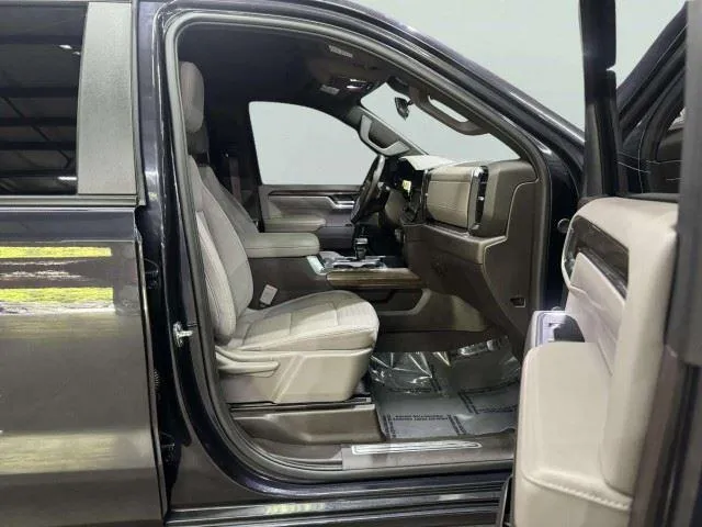 Chevrolet Silverado photo 48