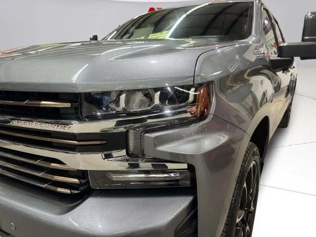 Chevrolet Silverado photo 11