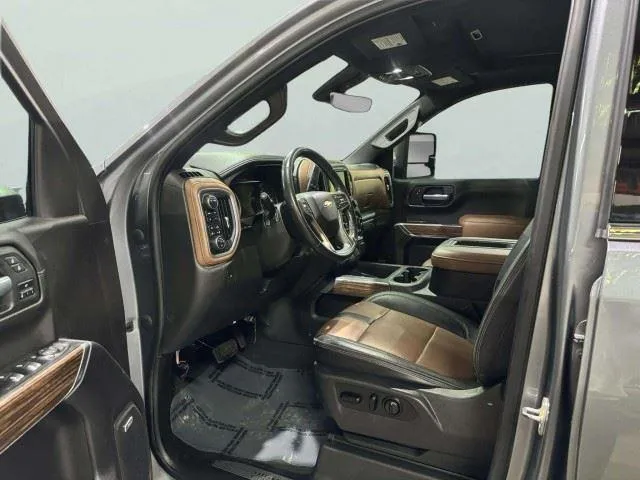 Chevrolet Silverado photo 17