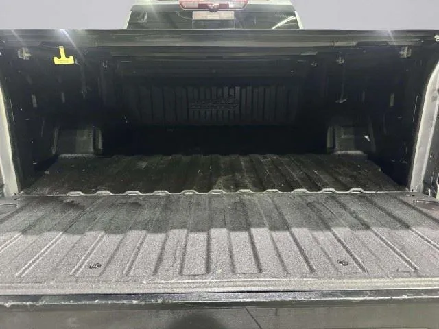 Chevrolet Silverado photo 33