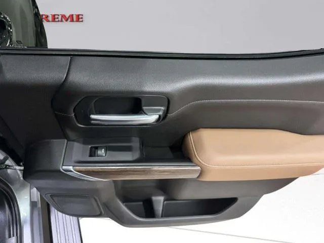 Chevrolet Silverado photo 35
