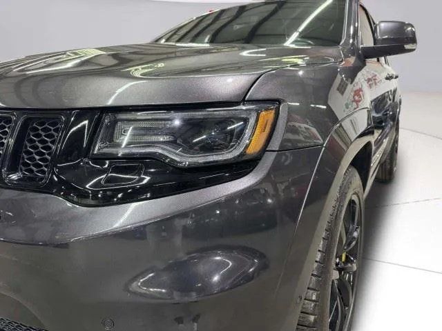 Jeep Grand Cherokee photo 11