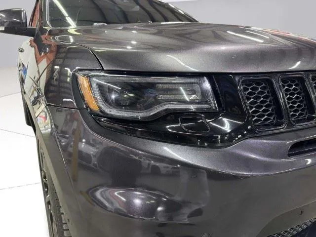 Jeep Grand Cherokee photo 14