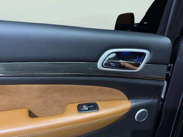 Jeep Grand Cherokee photo 26