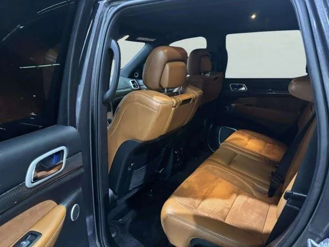 Jeep Grand Cherokee photo 27