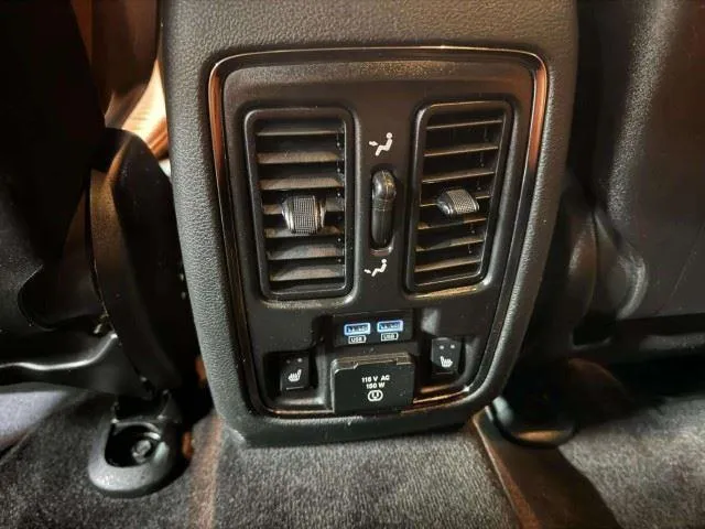 Jeep Grand Cherokee photo 30