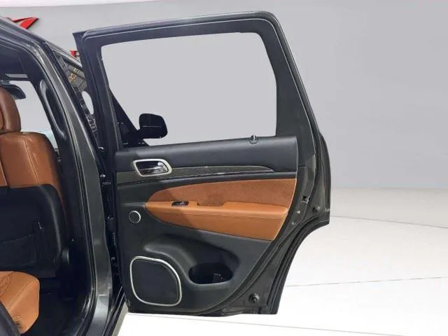 Jeep Grand Cherokee photo 34