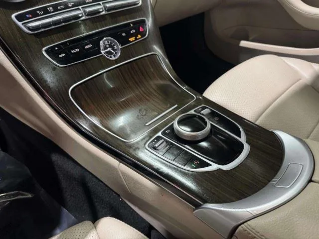 Mercedes-Benz C-Class photo 25