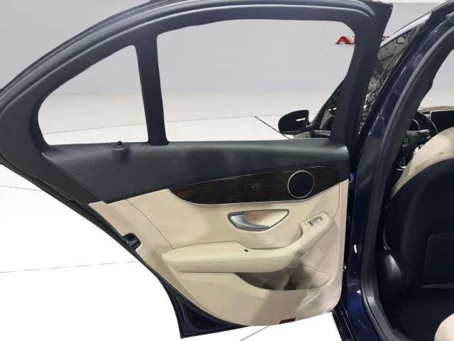Mercedes-Benz C-Class photo 26