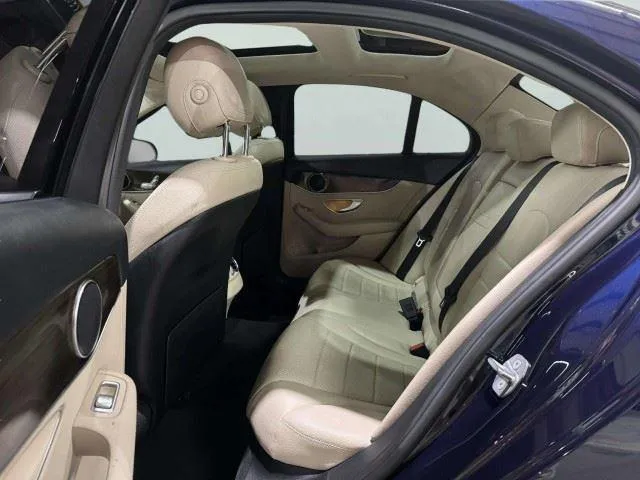 Mercedes-Benz C-Class photo 29