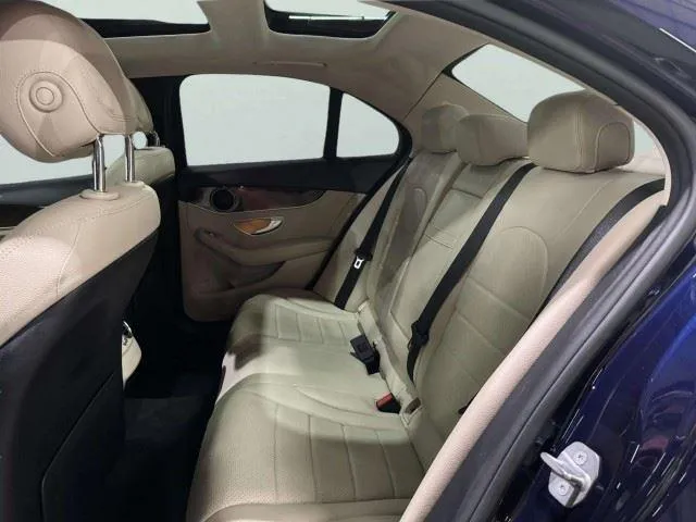 Mercedes-Benz C-Class photo 30