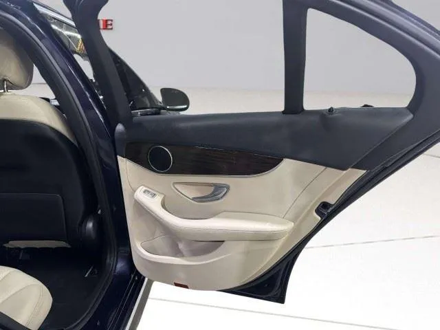 Mercedes-Benz C-Class photo 33