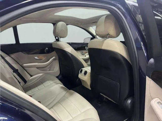 Mercedes-Benz C-Class photo 35