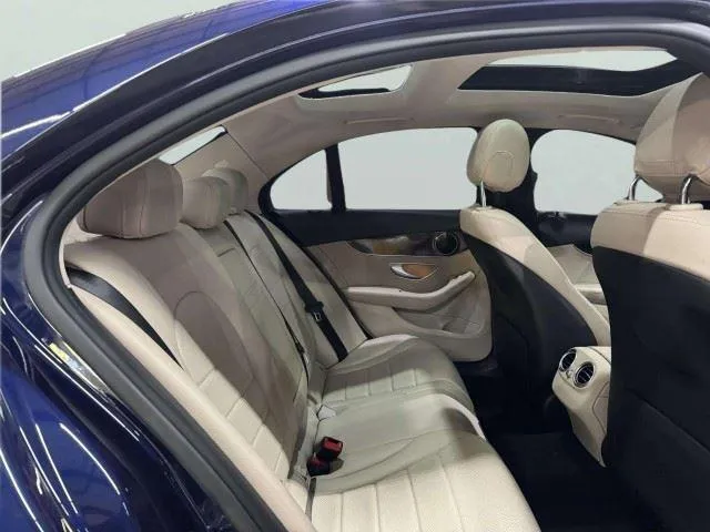 Mercedes-Benz C-Class photo 36