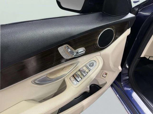 Mercedes-Benz C-Class photo 16