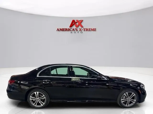 Mercedes-Benz E-Class photo 8