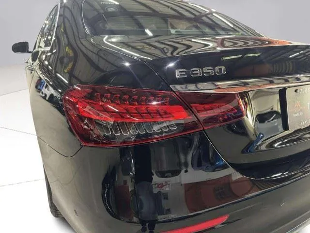 Mercedes-Benz E-Class photo 12