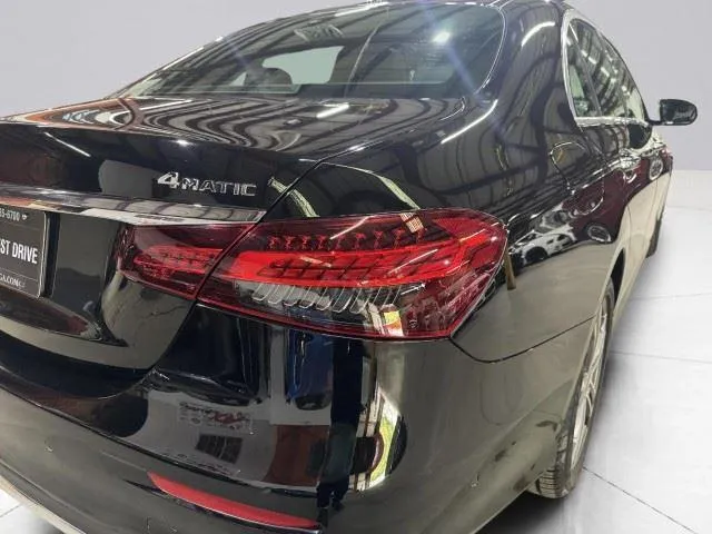 Mercedes-Benz E-Class photo 13
