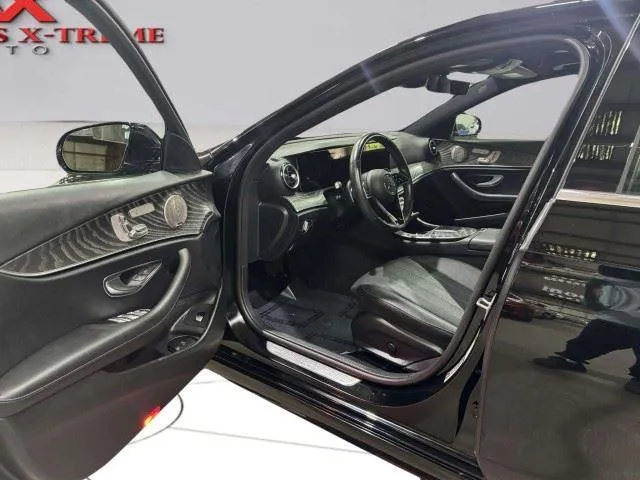 Mercedes-Benz E-Class photo 17