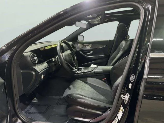 Mercedes-Benz E-Class photo 18