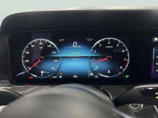Mercedes-Benz E-Class photo 23