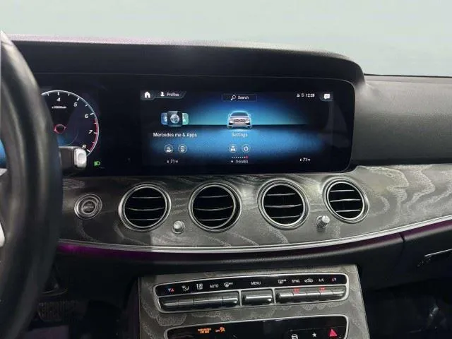 Mercedes-Benz E-Class photo 24
