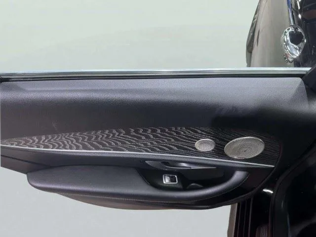 Mercedes-Benz E-Class photo 28