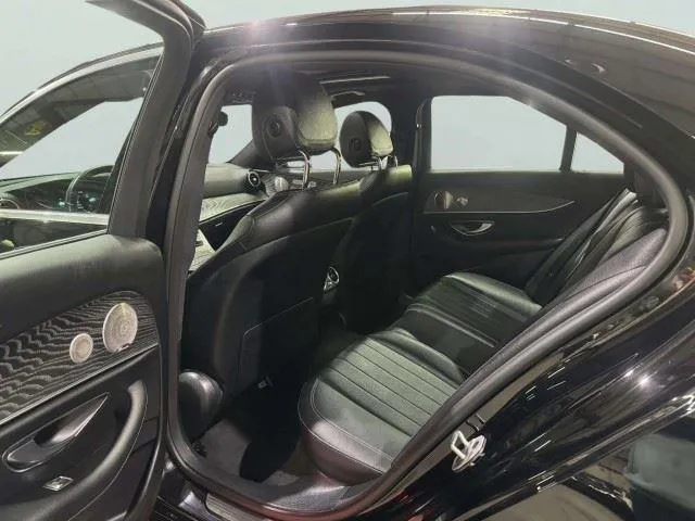 Mercedes-Benz E-Class photo 29
