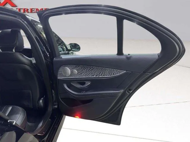 Mercedes-Benz E-Class photo 34
