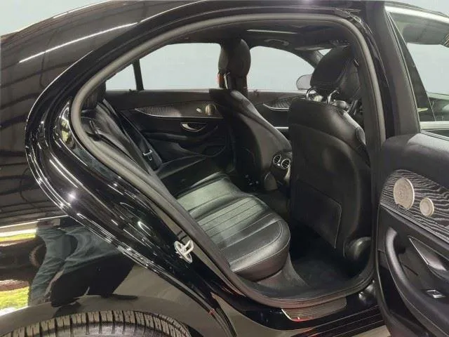 Mercedes-Benz E-Class photo 36