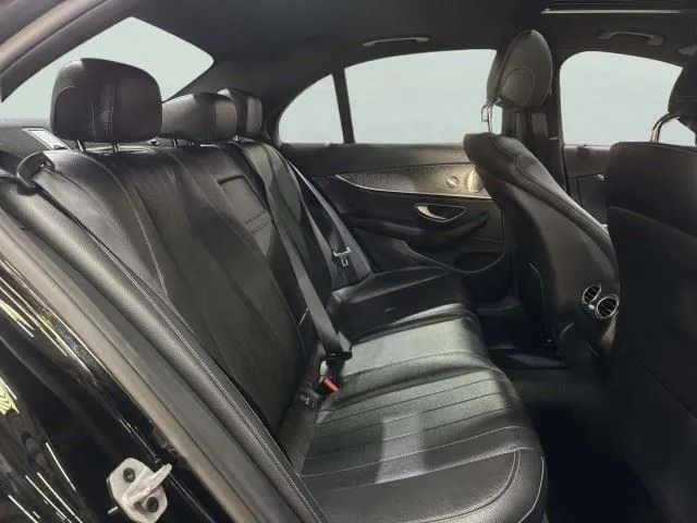 Mercedes-Benz E-Class photo 38