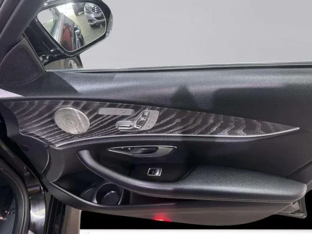 Mercedes-Benz E-Class photo 40