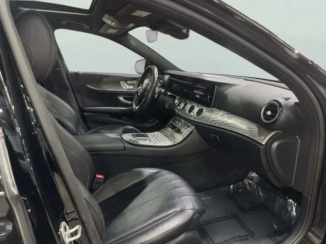 Mercedes-Benz E-Class photo 42