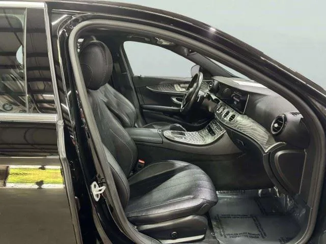 Mercedes-Benz E-Class photo 43
