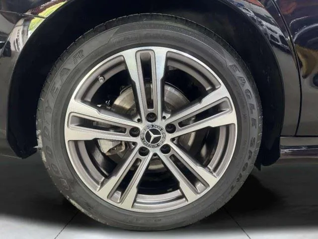 Mercedes-Benz E-Class photo 48