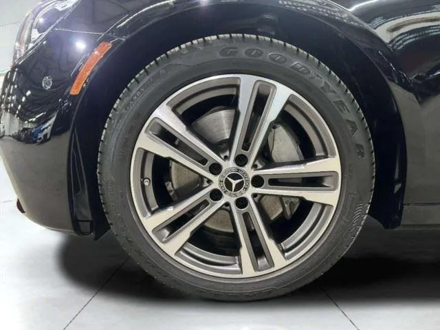 Mercedes-Benz E-Class photo 50