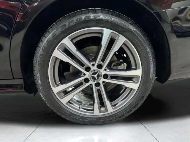 Mercedes-Benz E-Class photo 51