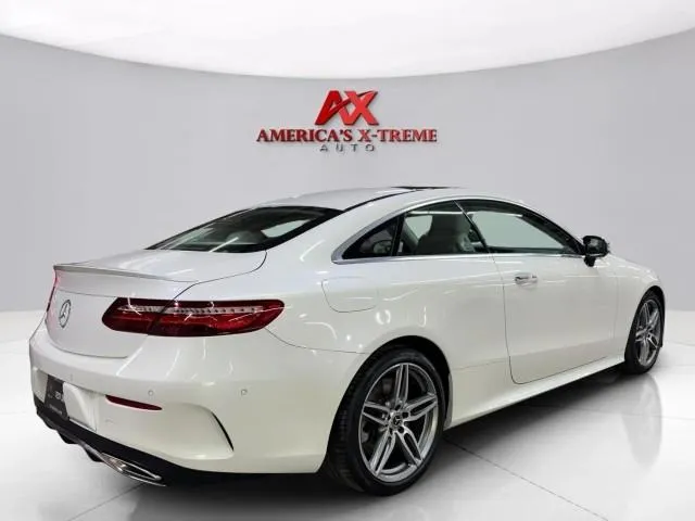 Mercedes-Benz E-Class photo 8