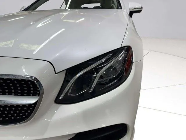 Mercedes-Benz E-Class photo 12