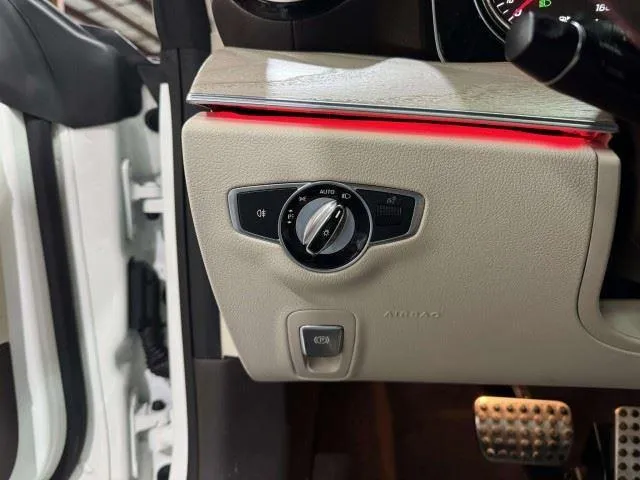 Mercedes-Benz E-Class photo 23