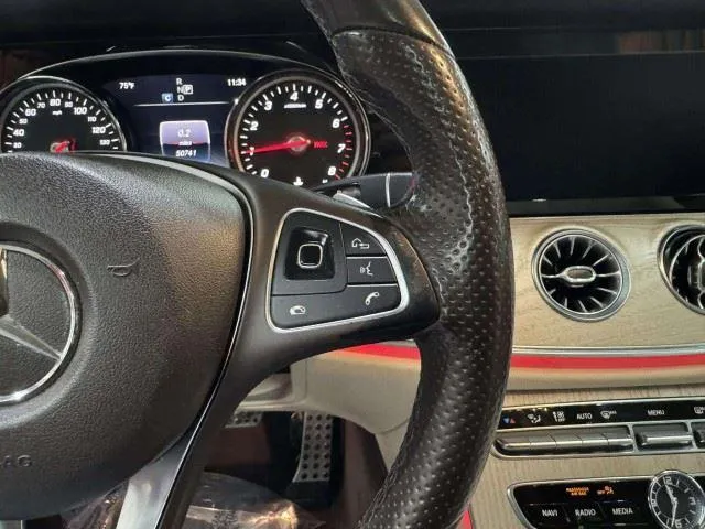 Mercedes-Benz E-Class photo 25