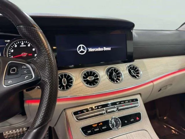 Mercedes-Benz E-Class photo 26