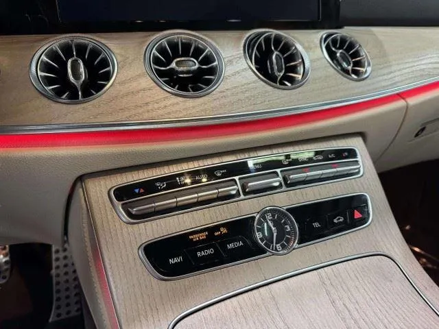 Mercedes-Benz E-Class photo 27