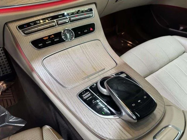 Mercedes-Benz E-Class photo 28