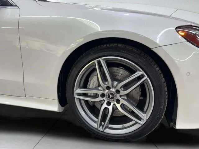 Mercedes-Benz E-Class photo 43